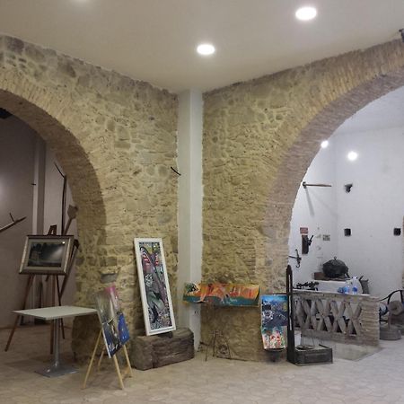 Palazzo Madeo - Residenza D'Epoca Bed & Breakfast Crosia Exterior photo