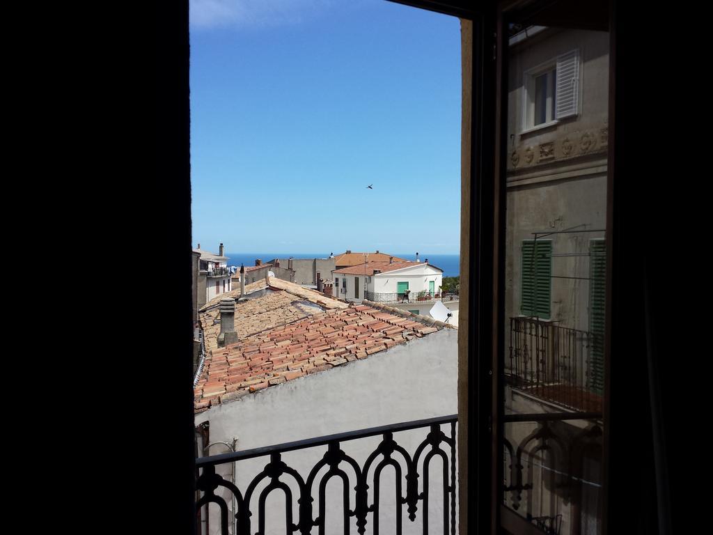 Palazzo Madeo - Residenza D'Epoca Bed & Breakfast Crosia Exterior photo