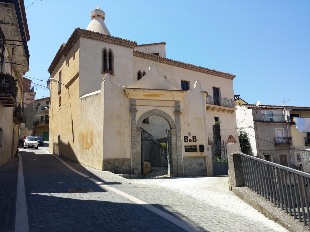 Palazzo Madeo - Residenza D'Epoca Bed & Breakfast Crosia Exterior photo