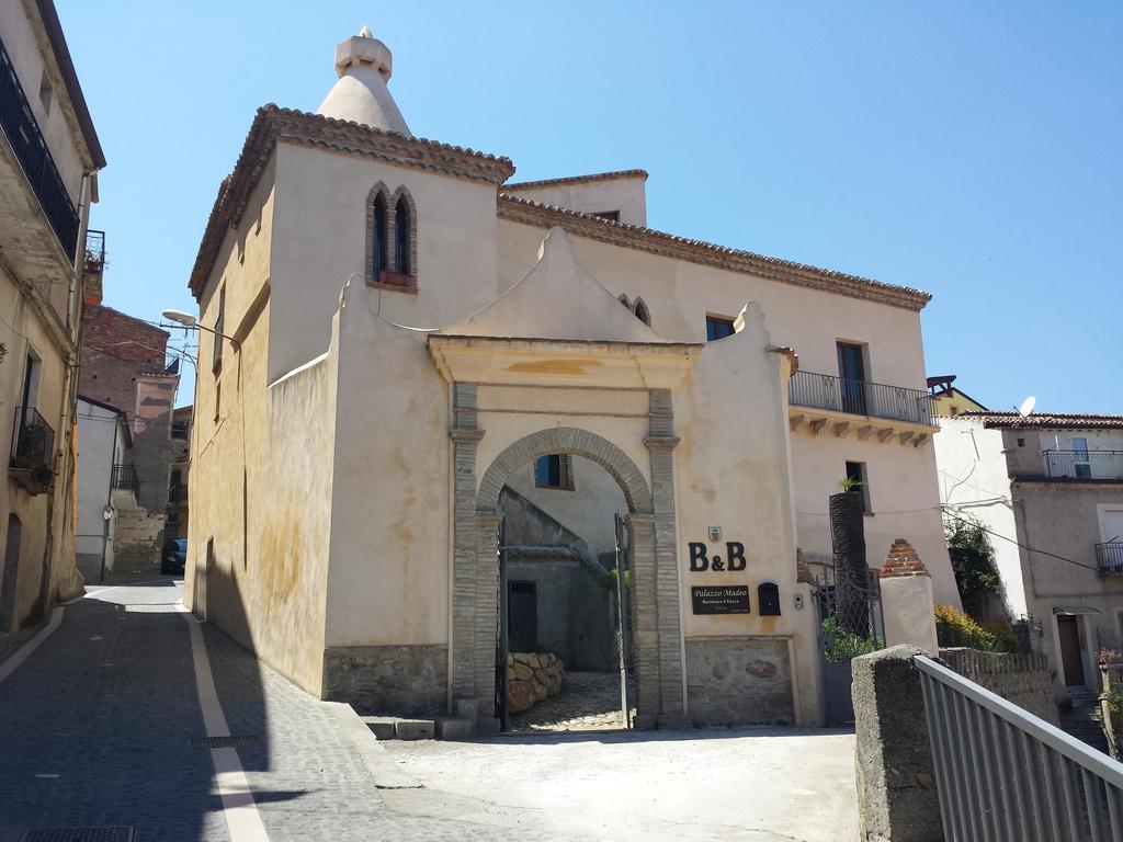 Palazzo Madeo - Residenza D'Epoca Bed & Breakfast Crosia Exterior photo