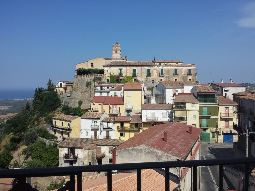 Palazzo Madeo - Residenza D'Epoca Bed & Breakfast Crosia Exterior photo