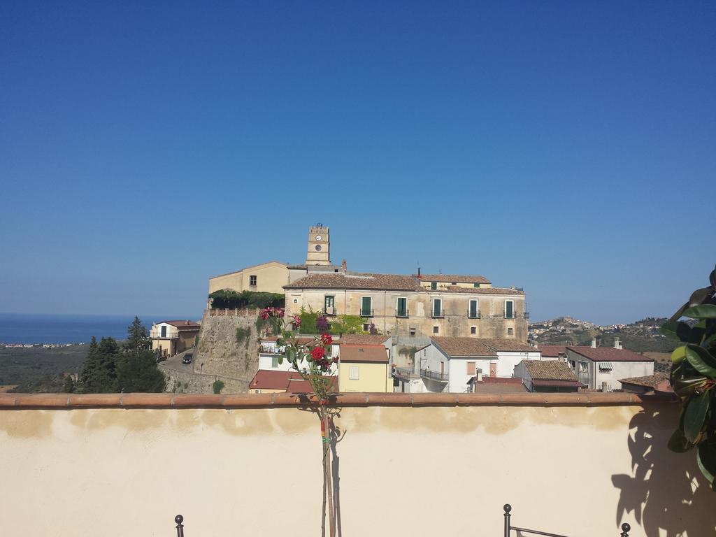 Palazzo Madeo - Residenza D'Epoca Bed & Breakfast Crosia Exterior photo