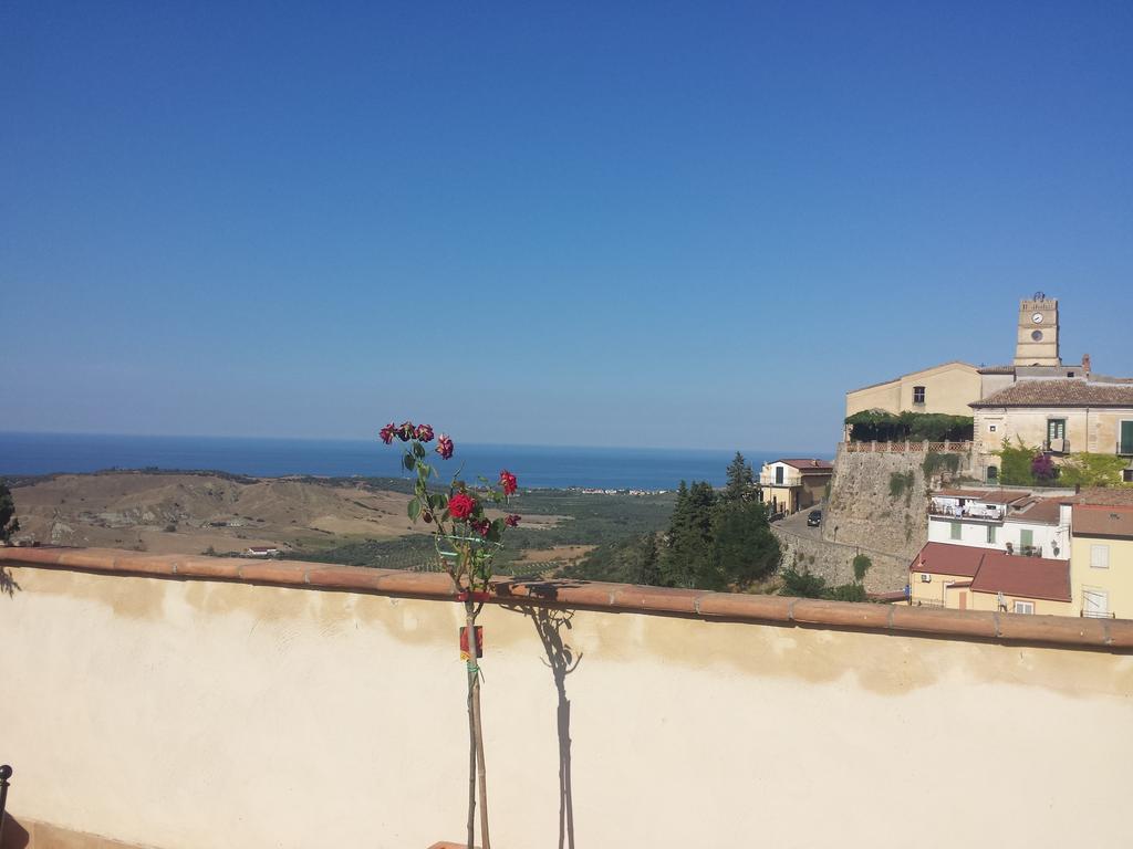 Palazzo Madeo - Residenza D'Epoca Bed & Breakfast Crosia Exterior photo