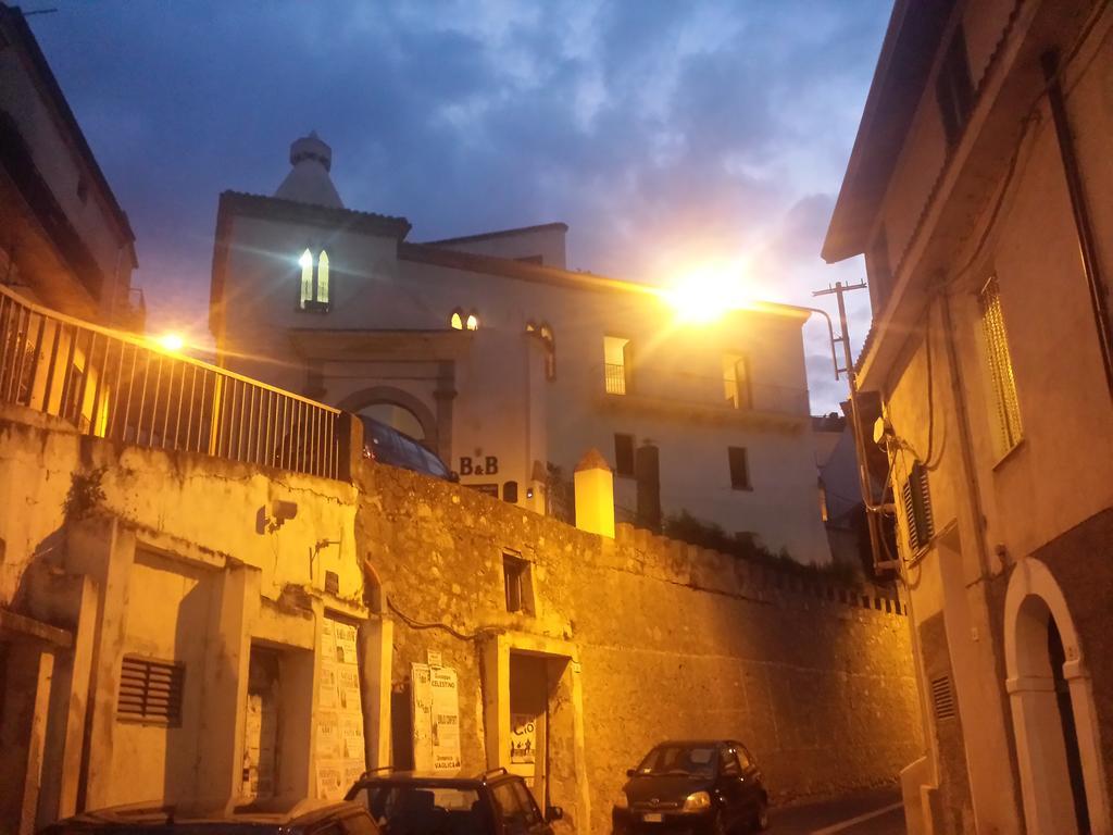Palazzo Madeo - Residenza D'Epoca Bed & Breakfast Crosia Exterior photo