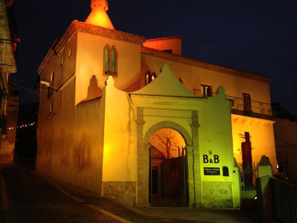 Palazzo Madeo - Residenza D'Epoca Bed & Breakfast Crosia Exterior photo