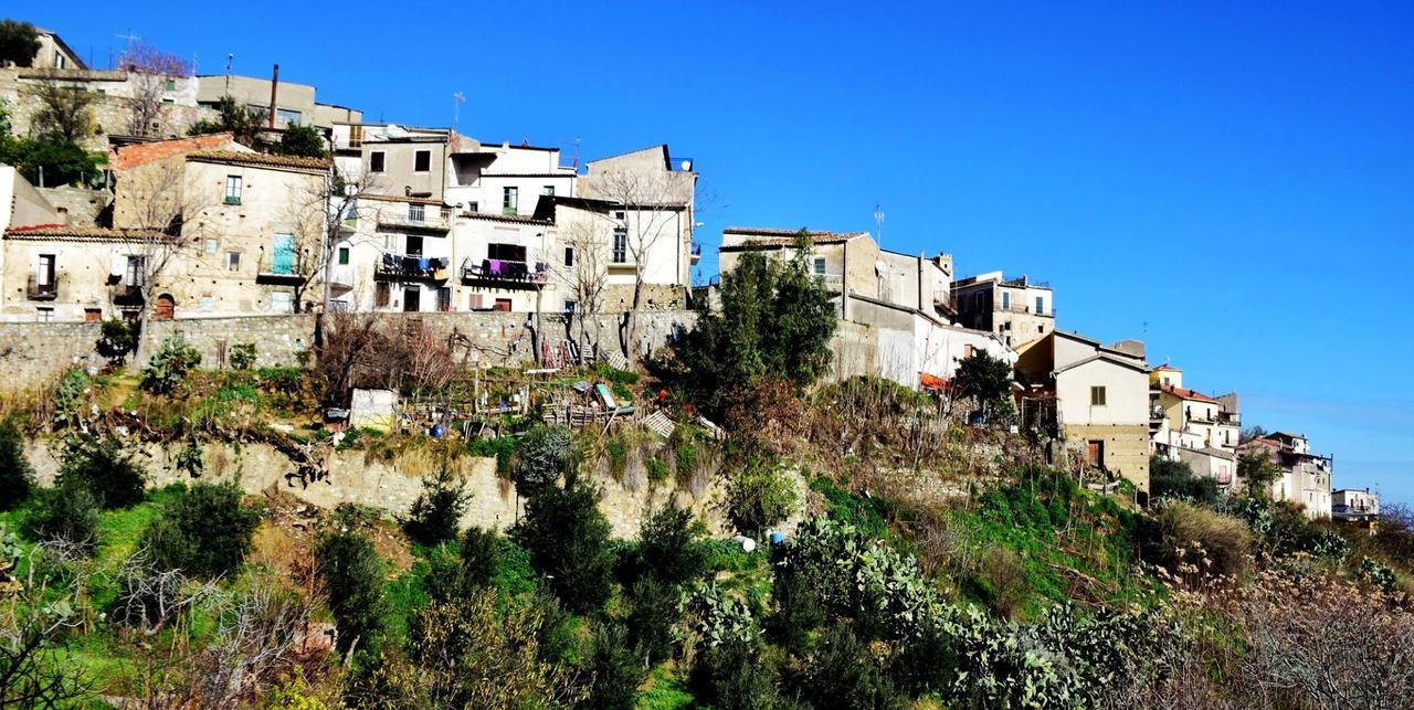 Palazzo Madeo - Residenza D'Epoca Bed & Breakfast Crosia Exterior photo