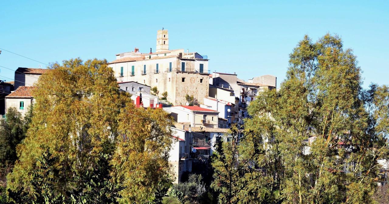 Palazzo Madeo - Residenza D'Epoca Bed & Breakfast Crosia Exterior photo